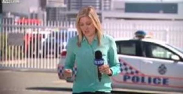 بالفيديو.. شاهد ماذا حدث لمذيعة على الهواء