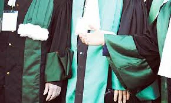 "قربالة" بسبب بذلة كتاب الضبط بهذه المحكمة والنيابة العامة تدخل على الخط