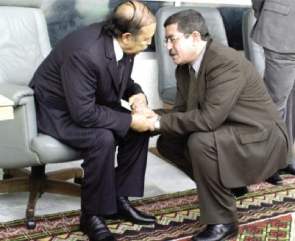 الجزائريون يتسائلون ماذا سيفعل أويحي؟