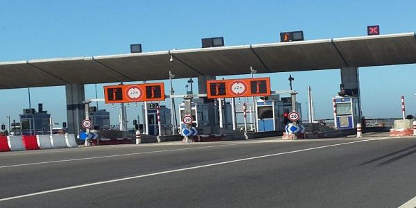 مستخدمو شركة الطرق السيارة يتوعدون الحكومة بالتصعيد و يصدرون بلاغا ناريا ، هذه تفاصيله