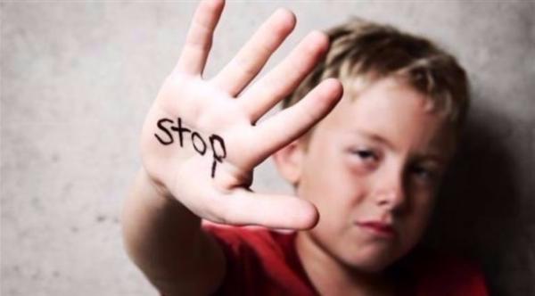 هذه العلامات تدل على تعرض طفلك لاعتداء جنسي