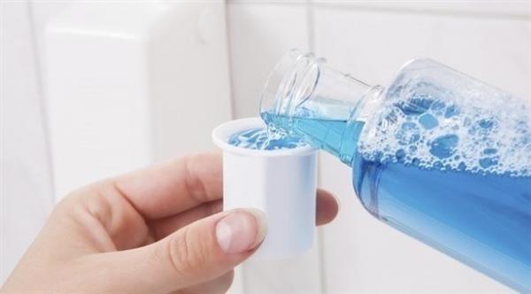 كيف تختار غسول الفم المناسب لانحسار اللثة؟