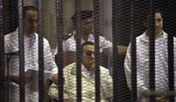 حبس مبارك ونجليه لمدة 3 سنوات في قضية الإستيلاء علي أموال القصور الرئاسية