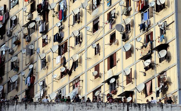 انتبهوا: رسميا...منع تثبيت "البارابول" ونفض الزرابي بواجهة المنازل وفرض غرامات على المخالفين