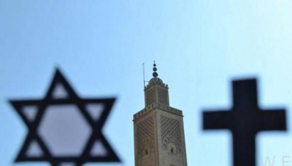 رئيس النيابة العامة يؤكد: حرية المعتقد مكفولة في المغرب لكن بشرط...