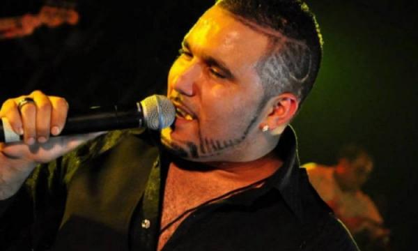 الفنان رضا الطالياني يصدم القادة الجزائريين بهذا القرار