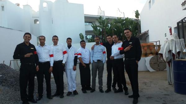 عمال فندق "الشيخ العمودي" بالصخيرات ينزلون للشارع لانقاذ ما يمكن انقاذه‏