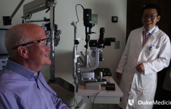 بالفيديو: لحظة استعادة أمريكي بصره بعد 33 عاماً