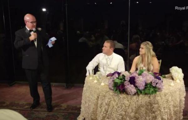 بالفيديو: عريس ينقذ حياة إحدى المدعوات في حفل زفافه