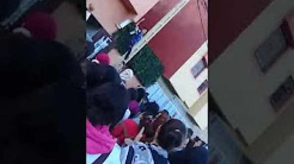 تلاميذ بتيموليلت  - ازيلال يقاطعون الدراسة وينتفضون ضد التوقيت الجديد