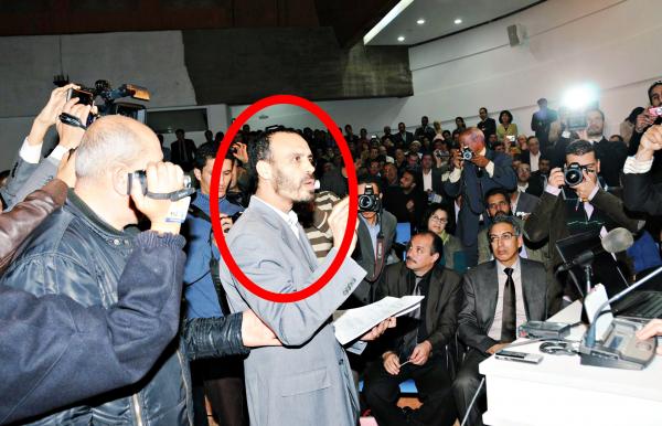 مغربي داير روينة في الفيسبوك : يدعي أنه "رسول" ويتحدث عن نهاية العالم  ونزول "الله" إلى الأرض التي ستصبح جنة (فيديو)