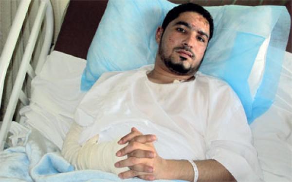 إنقاذ مواطن مغربي علق بسيارة غارقة في خور رأس الخيمة بالإمارات