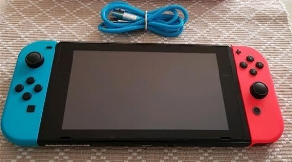 وحدة إرساء جديدة لجهاز الألعاب نينتندو Switch