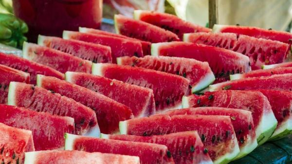 اذا كنت تعاني من هذا المرض تجنب تناول البطيخ الاحمر