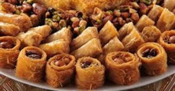 الإفراط في تناول السكريات يسبب العطش أثناء الصيام