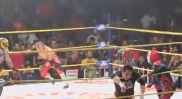 لحظة وفاة المصارع العالمي راميريز داخل الحلبة