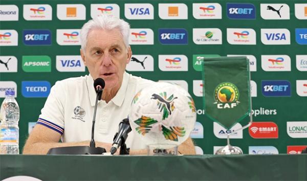 مدرب جنوب إفريقيا يتوعد الركراكي ويؤكد أن مباراة الغد هي مفتاح التتويج بالكأس القارية