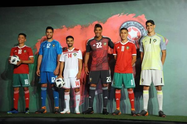 بالصور..الكشف عن القميص الرسمي المونديالي للأسود وهؤلاء هم اللاعبون الذين قدموه