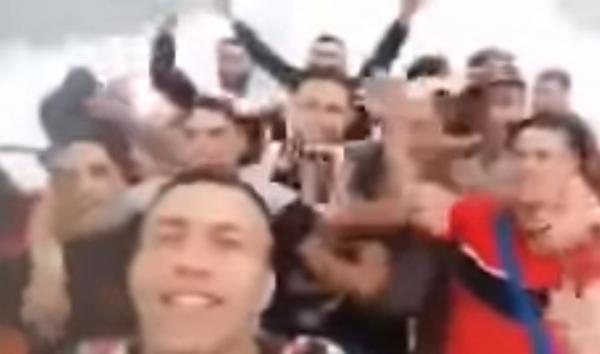 وصمة عار في جبين الحكومة...فرح وهتافات "الحراكة" المغاربة في عرض البحر يثير حيرة الإعلام الإسباني