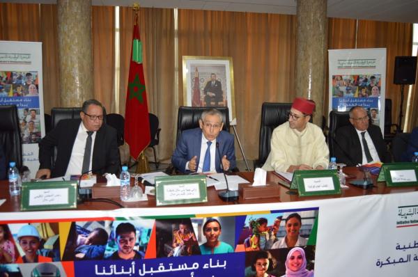 مسؤول كبير في الداخلية يعري الوضع الصحي ويقول :"وضعية الصحة مخجلة وهناك أطباء يشتغلون ساعة او ساعتين فقط وخاصنا الروح الوطنية"