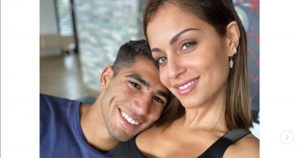 حكيمي يثير ضجة بإعلان خبر حمل صديقته هبة بنسليمان(صور)