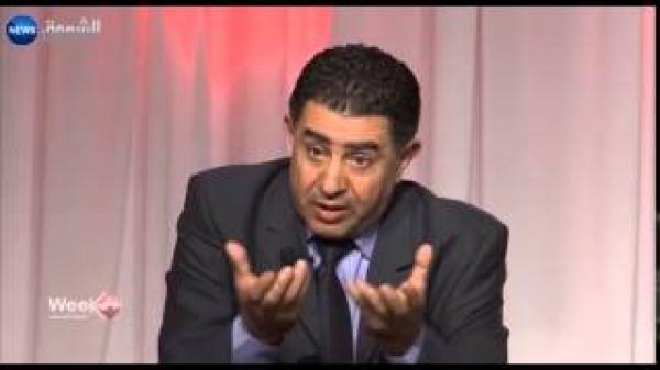 جزائري: وزير الاتصال المغربي يوزع الشيكات على الاعلاميين عيني عينك