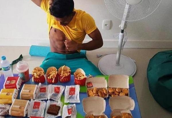 خيبة أمل رياضي أسترالي في أولمبياد ريو تدفعه الى تصرف مجنون (صورة)