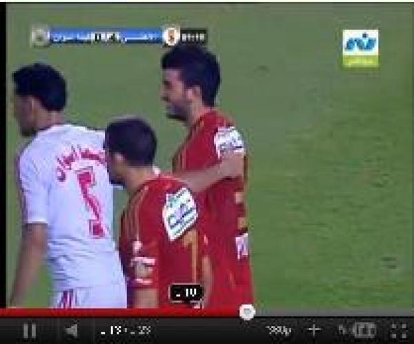 لاعب يهدر ركلة جزاء بشكل كوميدي