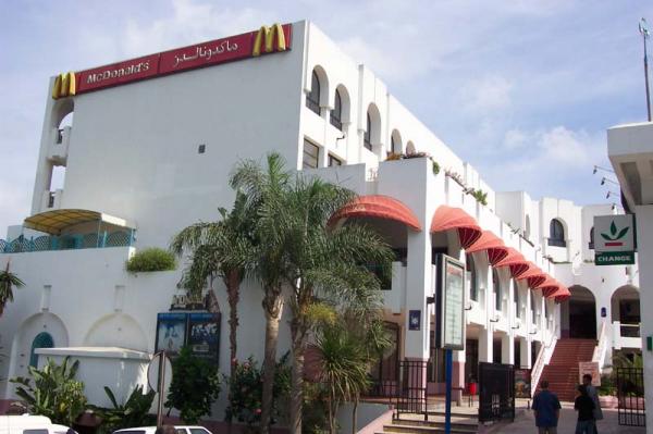 ما حقيقة الحقيبة المشبوهة التي تم العثور عليها داخل مطعم "ماكدونالدز" بطنجة ؟