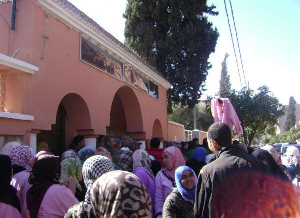 بني ملال: عمال وعاملات النظافة والطبخ والحراسة بالمؤسسات التعليمية يحتجون على خروقات الشركات