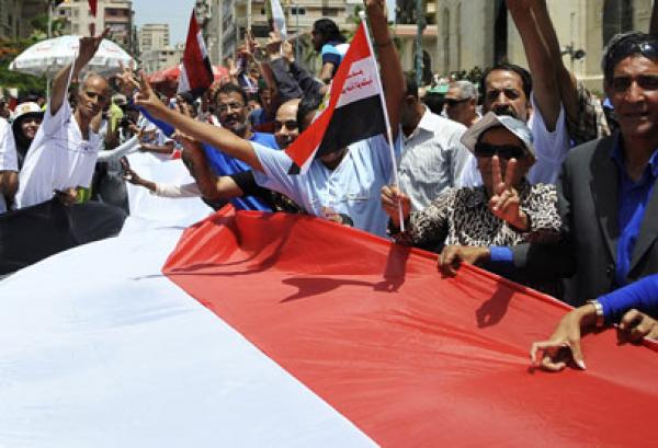 سنة سجنا مع الغرامة عقوبة إهانة علم مصر