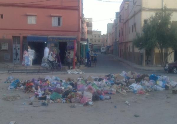 اليوسفية: شركة التدبير المفوض لقطاع النظافة تغرق المدينة في الأزبال
