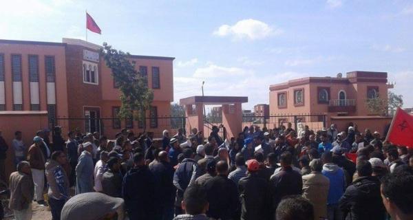 ساكنة تحتج على اعتداء قائد على مستشار بدار ولد زيدوح