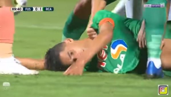 فيديو تقشعر له الأبدان..."بانون" ينجو من موت محقق بعد اصطدام رأسه بشكل عنيف بأرضية الملعب