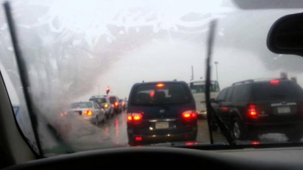 كيف تمنع الضباب من التكون على زجاج السيارة ؟