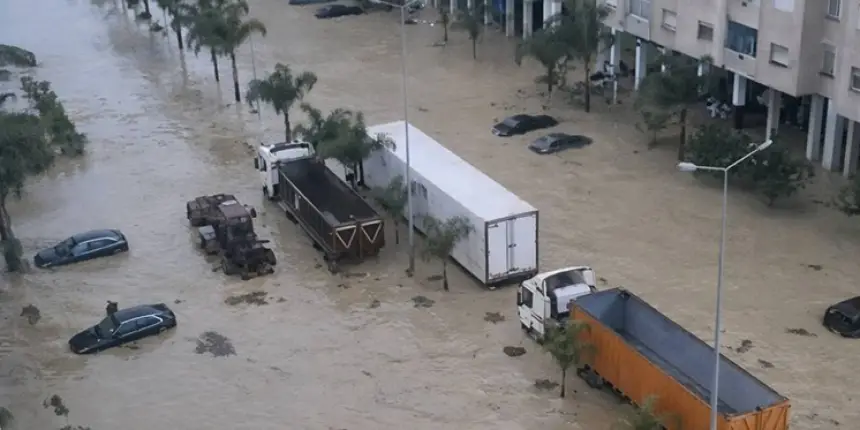 التقلبات الجوية توقف الدراسة بالقصر الكبير لمدة أسبوع