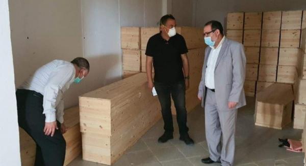استعراض نائب جماعة طنجة للتوابيت وثلاجات الموتى يثير الجدل على مواقع التواصل