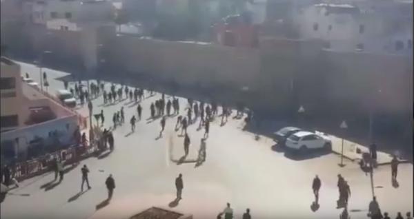 مواجهات بالحجارة بين فصائل كروية بمدينة سلا