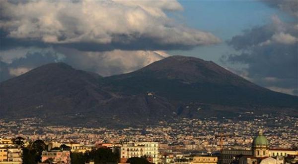 اكتشاف ستة براكين بالقرب من بركان فيزوف