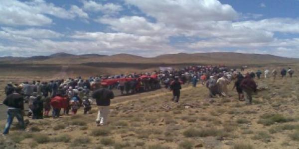 مسيرة ساكنة اكنيون تتوج بلقاء العامل.....لكن!