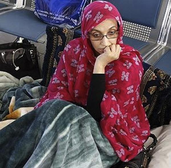 أميناتو حيدر في ورطة وتبادل الاتهامات والسب والقذف وتشابك بالأيدي