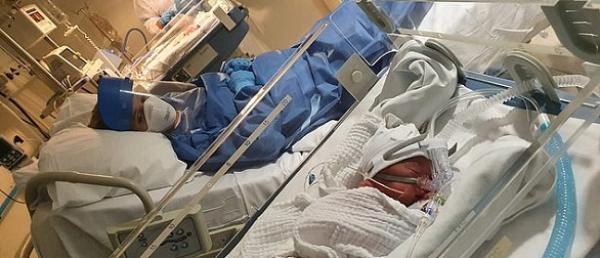 شفاء أول طفلتين توأم أصيبتا بكورونا داخل الرحم