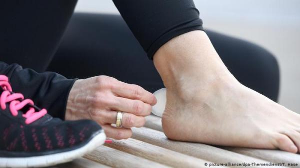 لوقاية القدمين من الجلد الميت ..راقب نفسك!