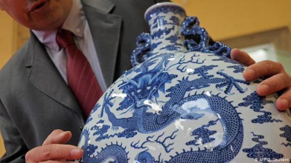 إناء خزفي صيني يباع في فرنسا بمبلغ مهول!
