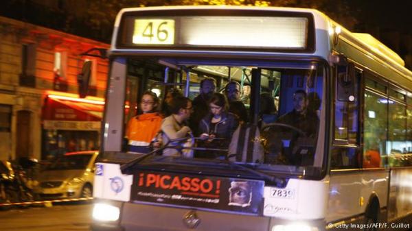 باريسيون يفتحون أبوابهم لمن تقطعت بهم السبل بعد الهجمات