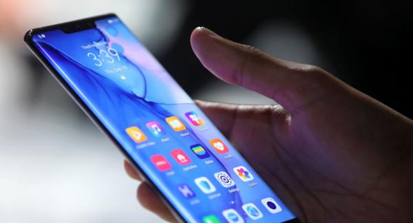 هاتف "هواوي" الجديد يحقق أرباحا خيالية في أول دقيقة من طرحه في الأسواق