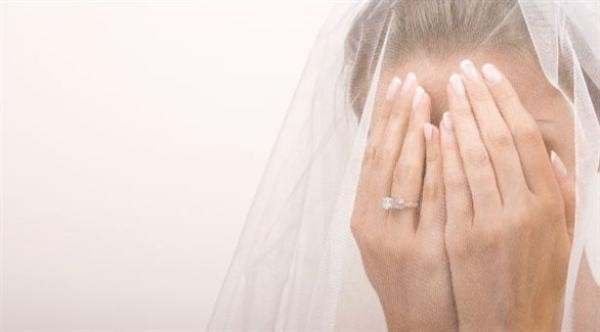 بعد انتحار عريسها..عروس تلقي بنفسها من شرفة المنزل