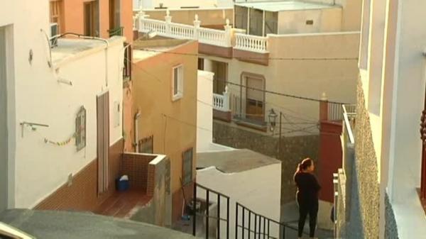 ستيني اسباني يقتل رفيقته المغربية البالغة من العمر 23 سنة ببندقية صيد و ينتحر بعد جريمته