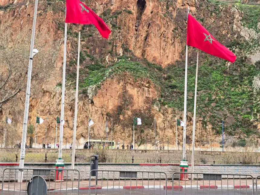 استنفار بـ"بين الجراف"..  وتشديدات تمنع الاقتراب من "الحدود" مع الجزائر (صور)