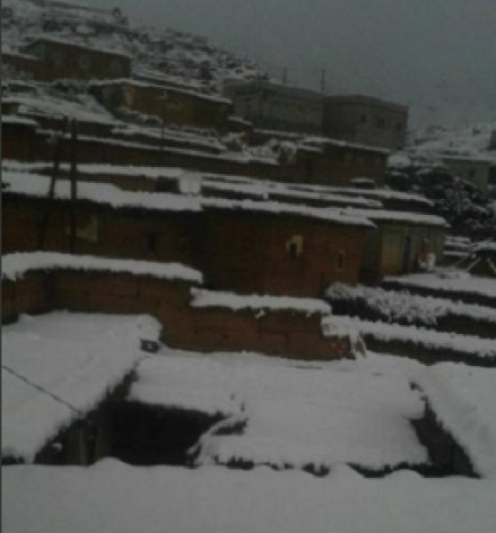 معاناة بيضاء تجتاح جبال سوس ودواوير عدة تستغيث لإنقاذها